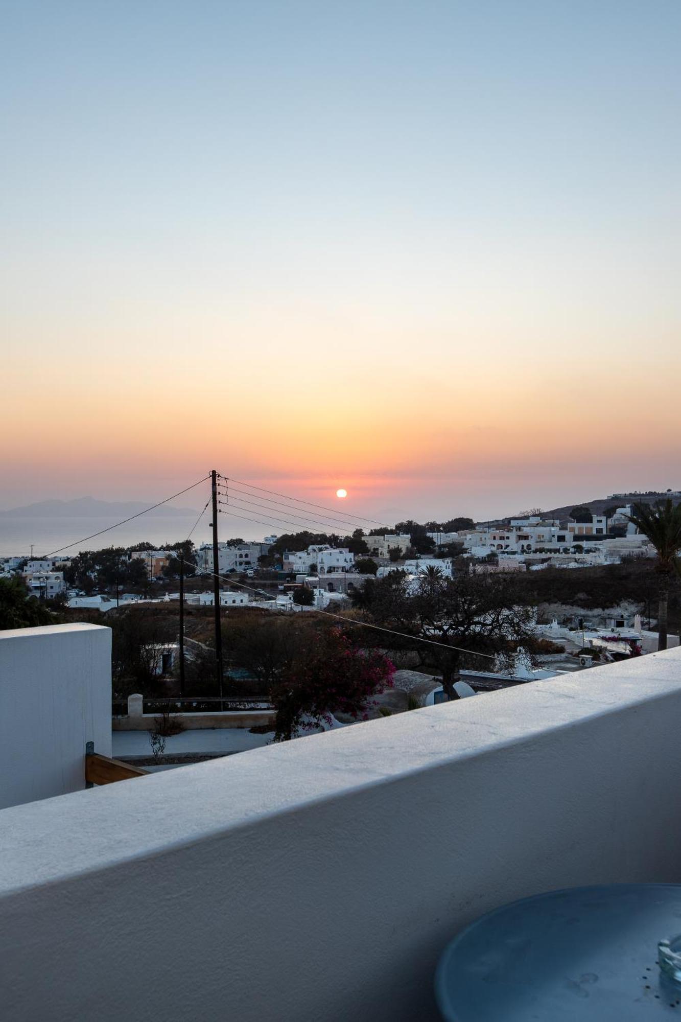 Santorini Villatzio Suites Mesaria Exterior foto